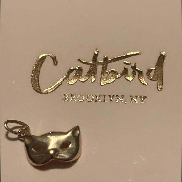 Catbird Jewelry Kitten Mask Charm, Yellow Gold - Picture 12 of 16